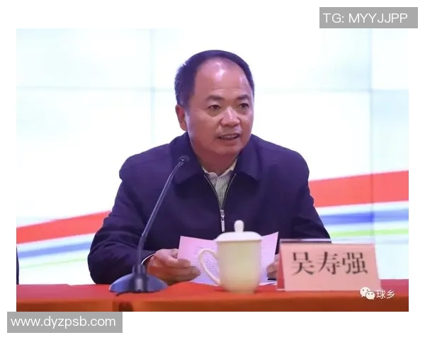 临夏市足球球星协会会长致力推动本地足球发展 打造青年足球人才培养平台